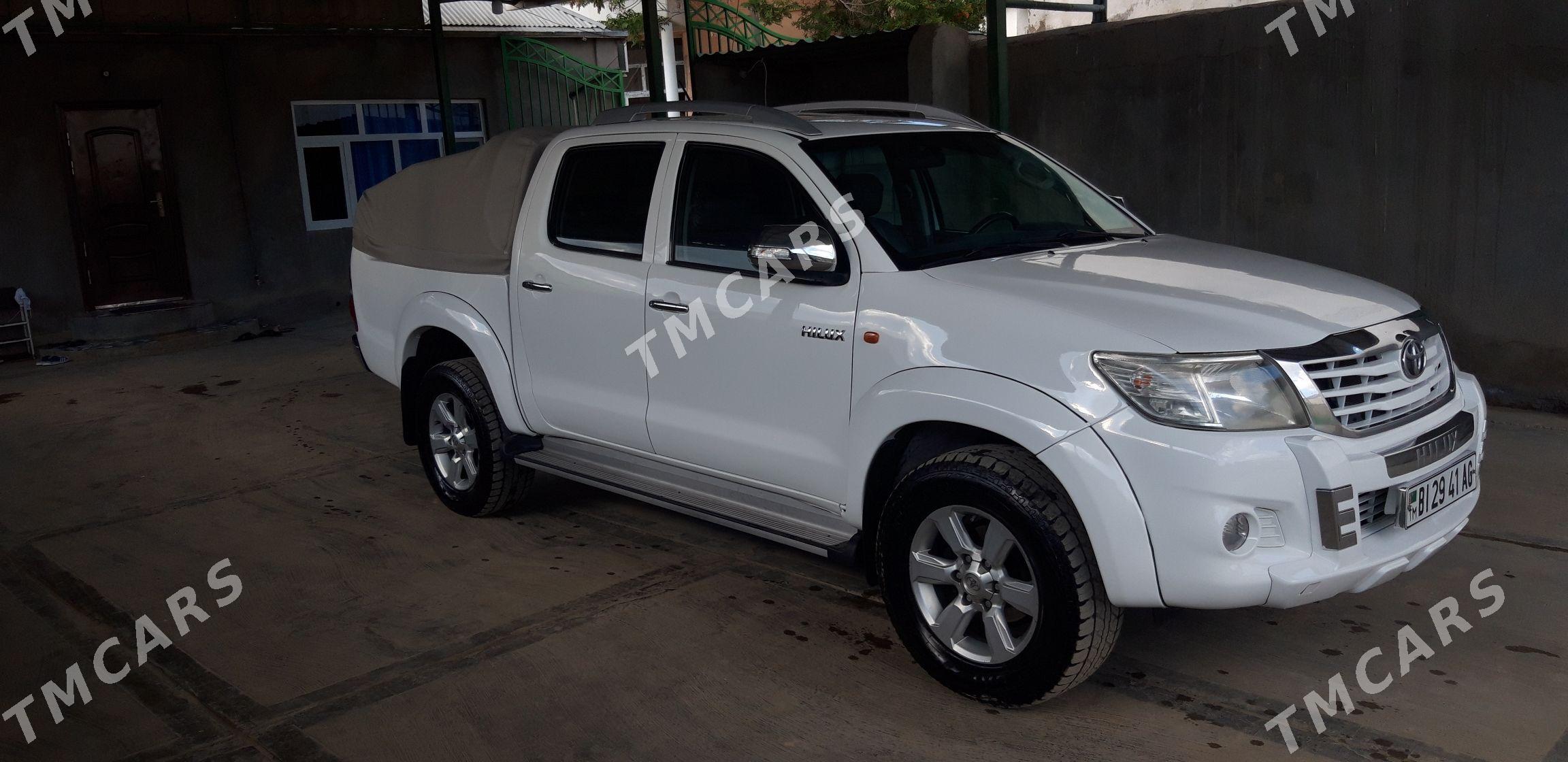 Toyota Hilux 2012 - 280 000 TMT - Aşgabat - img 4