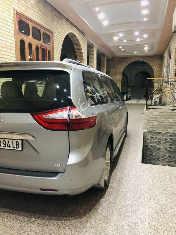 Toyota Sienna 2019 - 450 000 TMT - Туркменабат - img 3