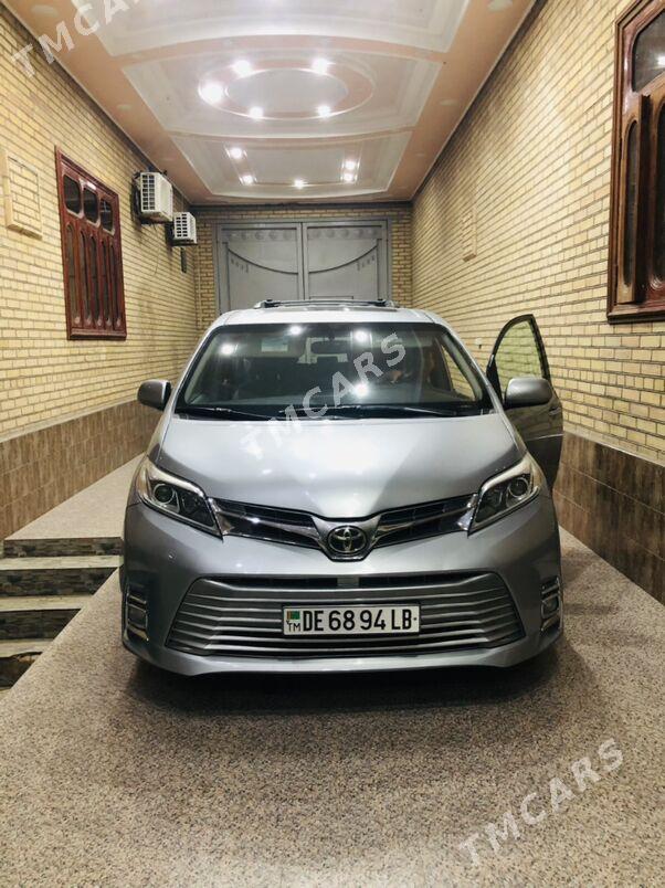 Toyota Sienna 2019 - 450 000 TMT - Туркменабат - img 2