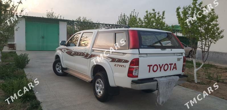 Toyota Hilux 2014 - 400 000 TMT - Тязе заман - img 4