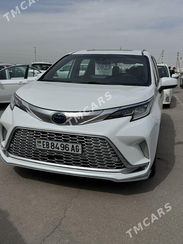 Toyota Sienna 2023 - 650 000 TMT - "Altyn Asyr" Gündogar bazary (Jygyllyk) - img 8