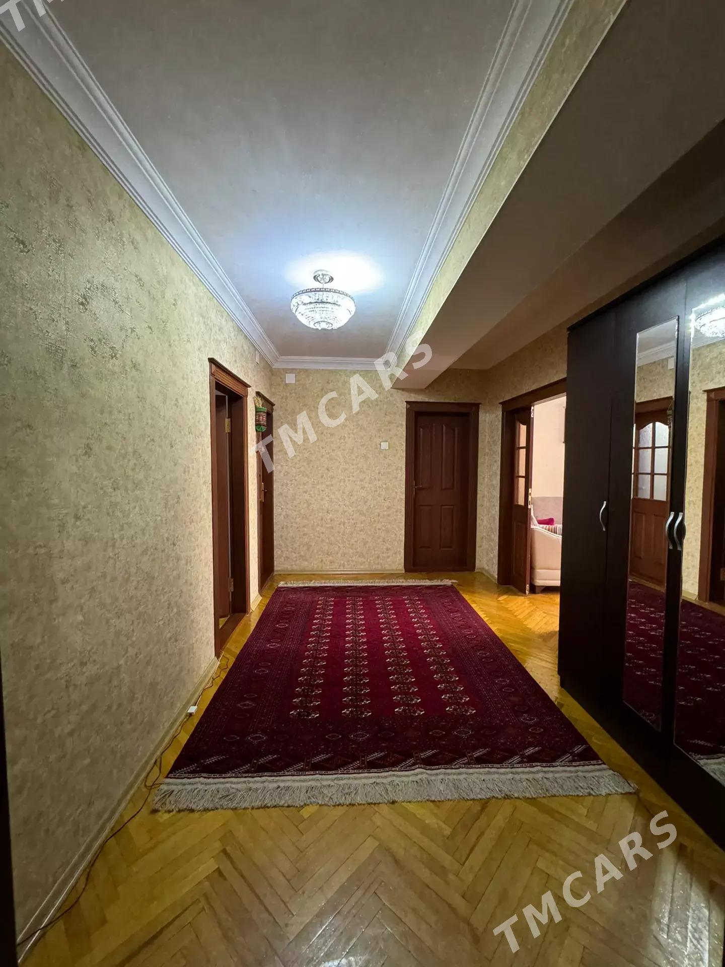 Centr 2 v 3 Kom. 3 Etaj 86m² - Ашхабад - img 2