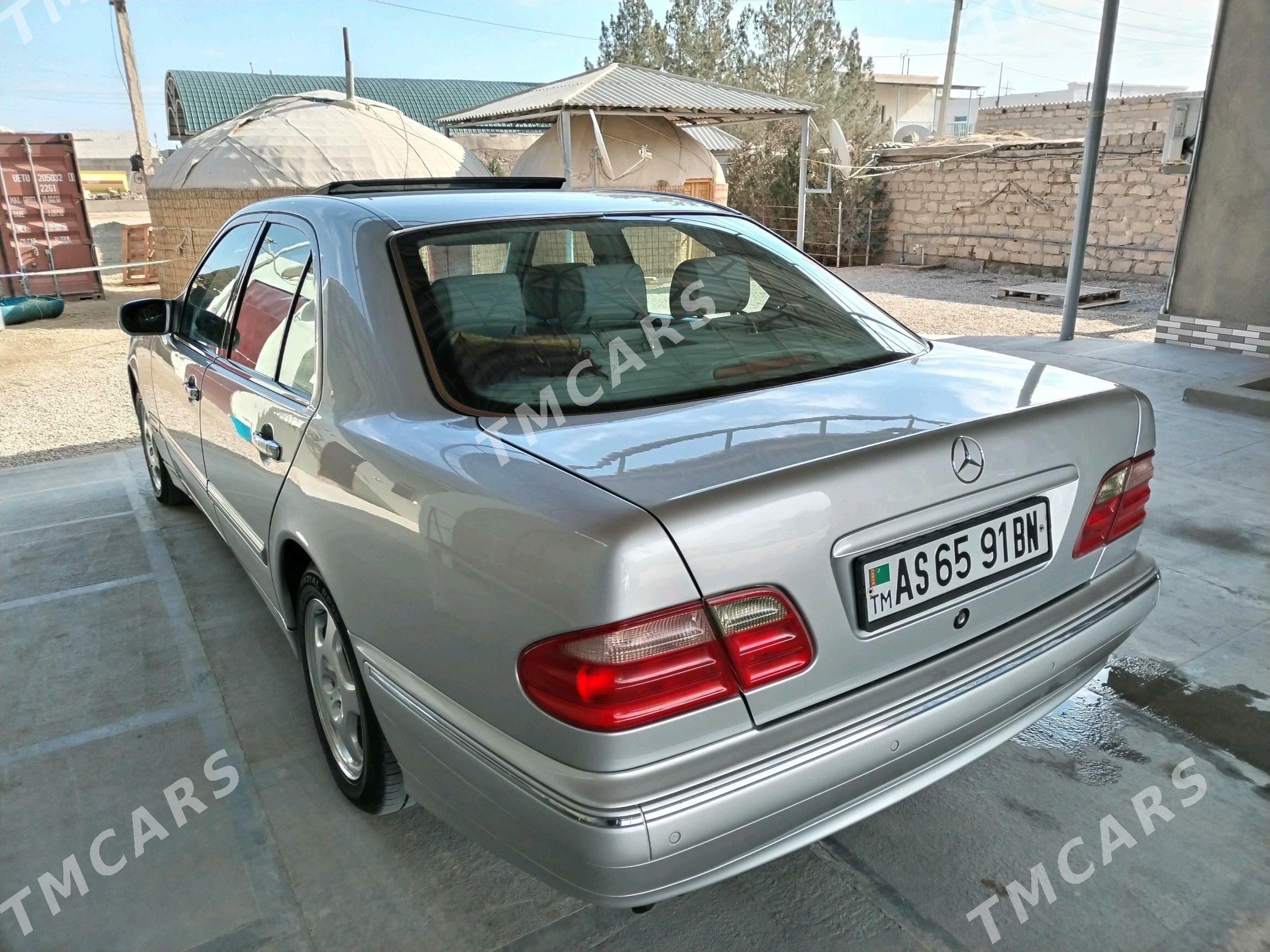Mercedes-Benz E320 2000 - 120 000 TMT - Балканабат - img 8