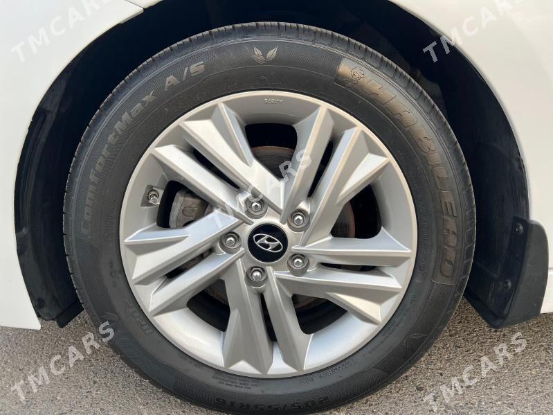 Hyundai Elantra 2020 - 235 000 TMT - Aşgabat - img 10