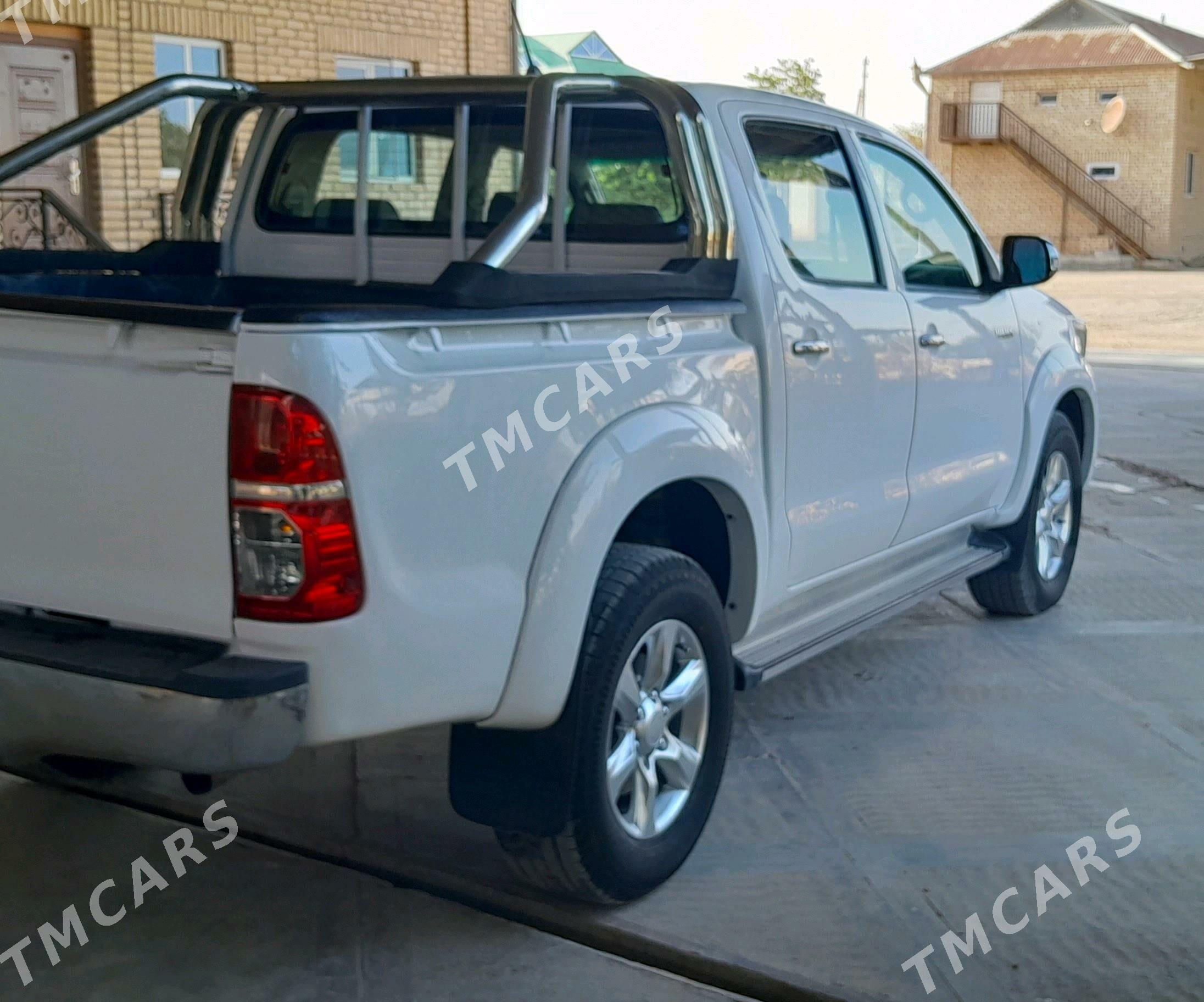 Toyota Hilux 2014 - 320 000 TMT - Murgap - img 2