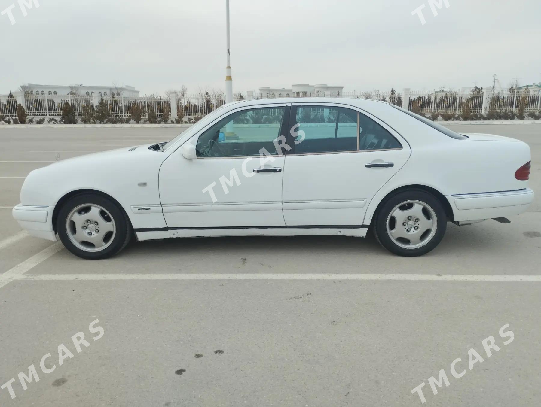 Mercedes-Benz E320 1998 - 90 000 TMT - Balkanabat - img 5