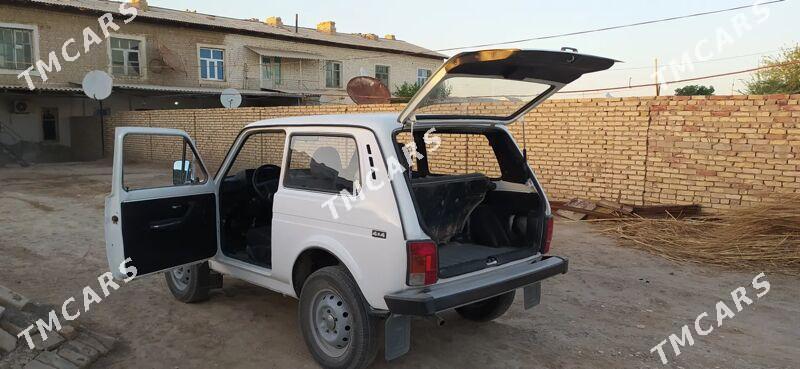 Lada Niva 2008 - 95 000 TMT - Мары - img 6
