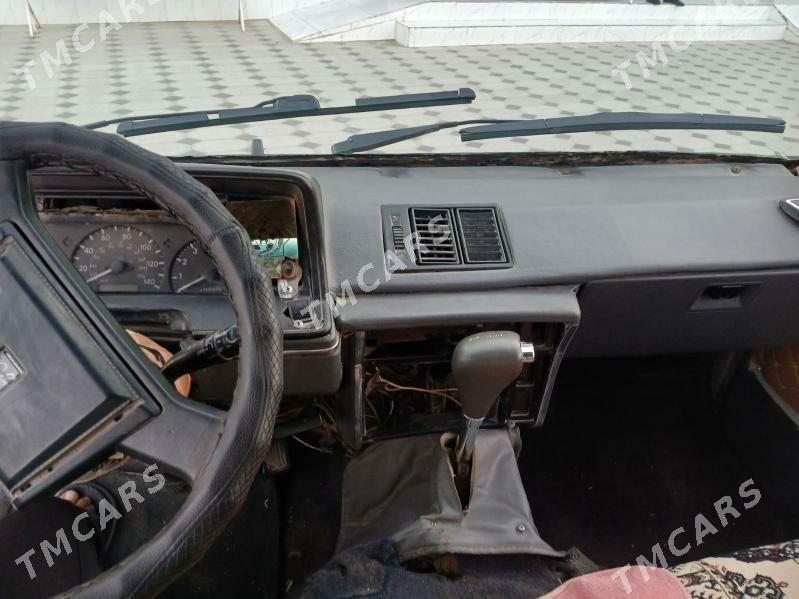 Toyota Hiace 1998 - 55 000 TMT - Мары - img 2