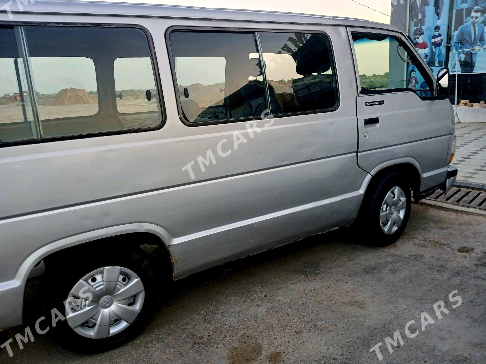 Toyota Hiace 1998 - 55 000 TMT - Мары - img 7
