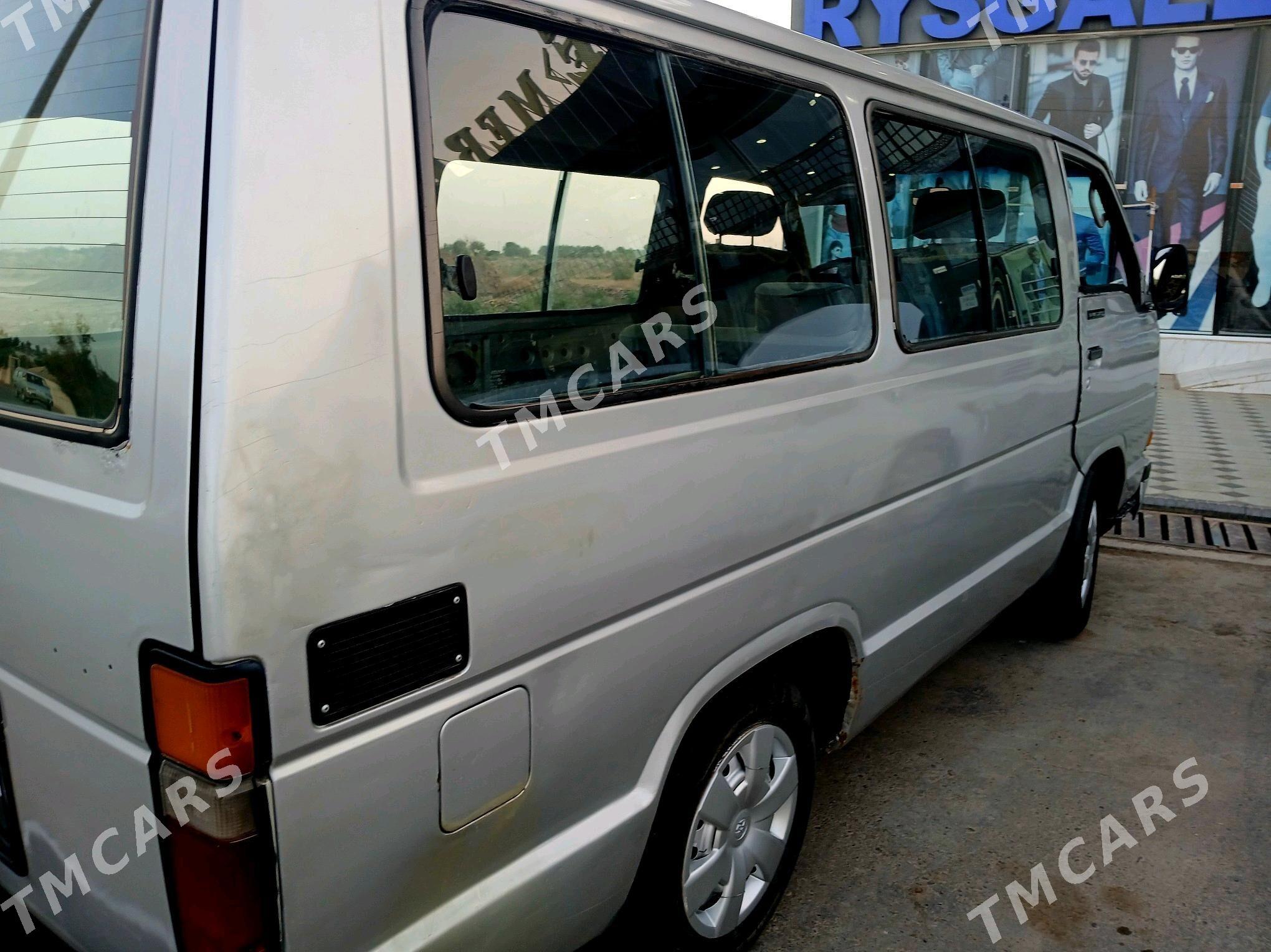 Toyota Hiace 1998 - 55 000 TMT - Мары - img 9