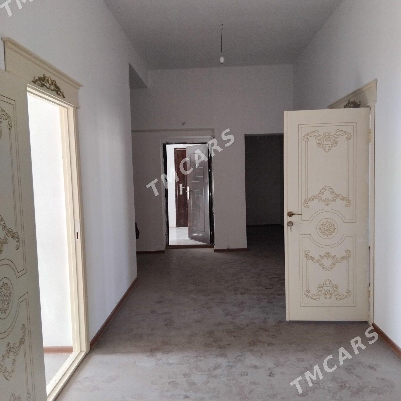 Элитка 2мекдеп 2эт 4ком 204м² - Daşoguz - img 5