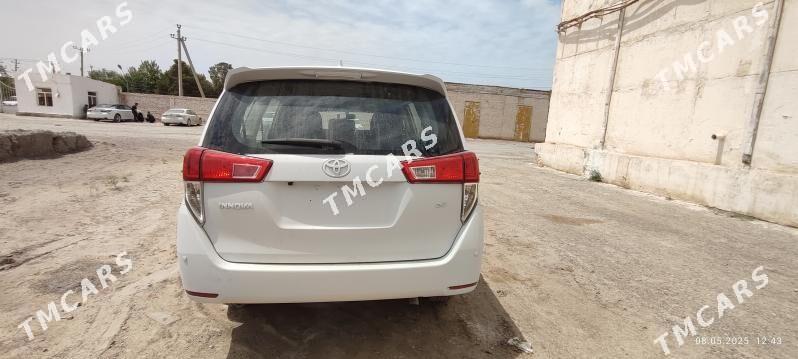 Toyota Innova 2020 - 250 000 TMT - Türkmenabat - img 5