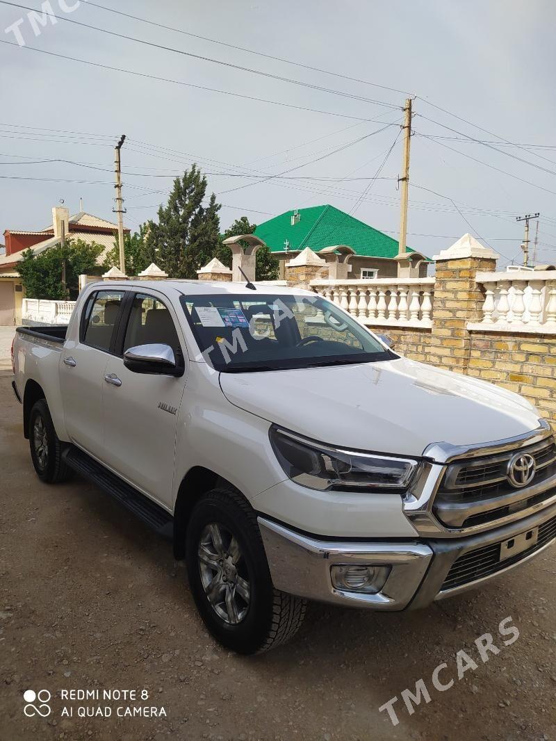 Toyota Hilux 2024 - 640 000 TMT - Балканабат - img 3