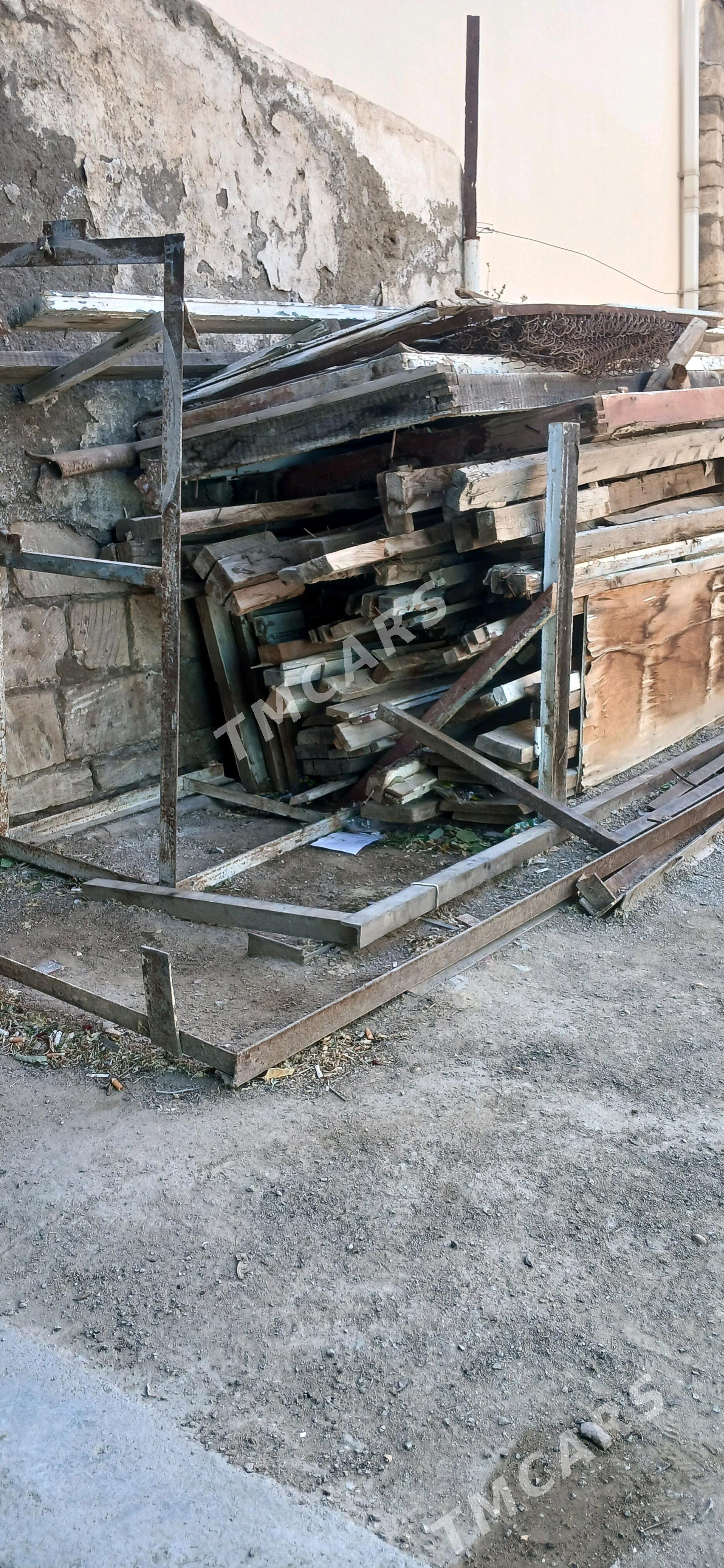 УГОЛЬНИК И ДОСКИ - Туркменбаши - img 1