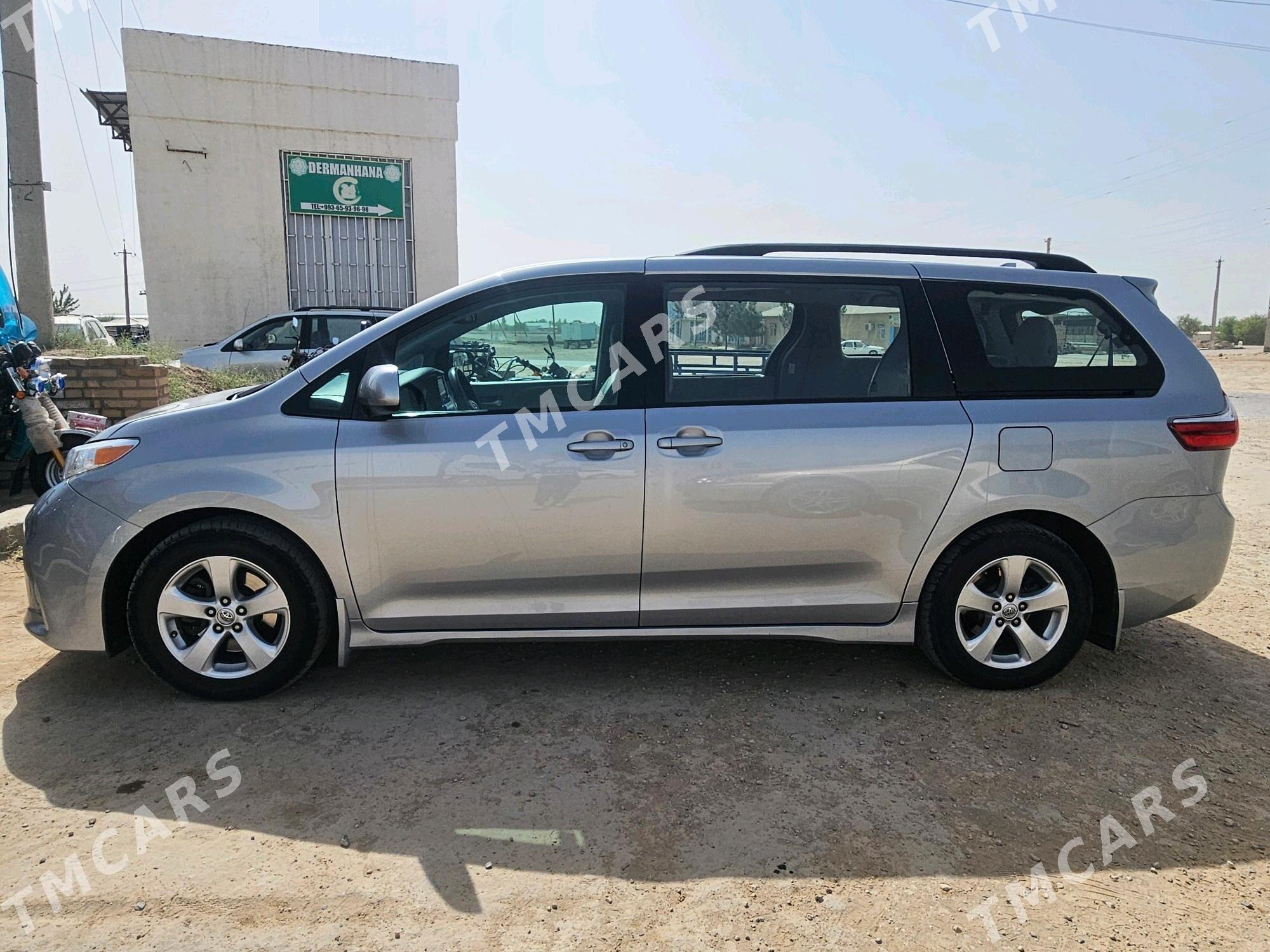 Toyota Sienna 2019 - 400 000 TMT - Ходжамбаз - img 3