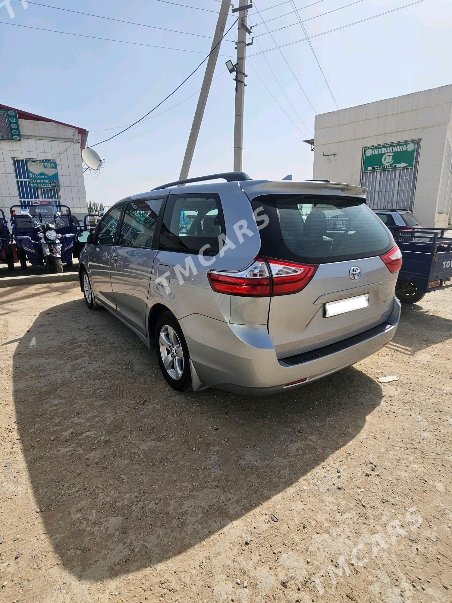 Toyota Sienna 2019 - 400 000 TMT - Ходжамбаз - img 2