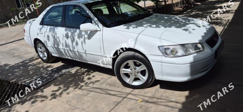 Toyota Camry 2001 - 140 000 TMT - Саят - img 3