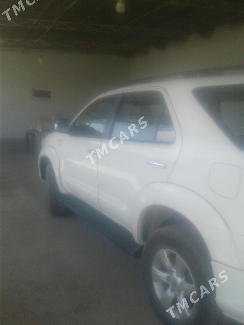 Toyota Fortuner 2010 - 260 000 TMT - Дянев - img 9