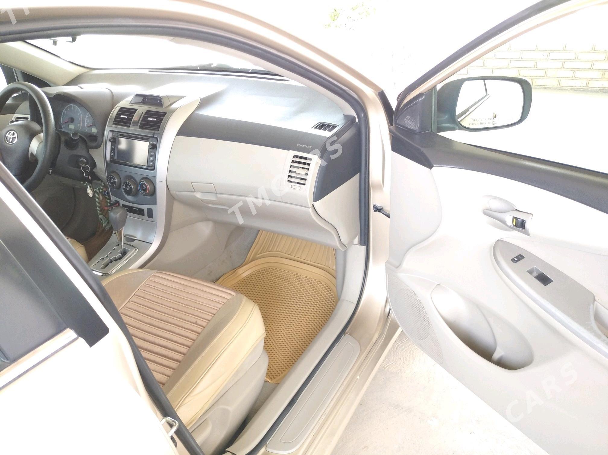 Toyota Corolla 2013 - 150 000 TMT - Тагтабазар - img 8