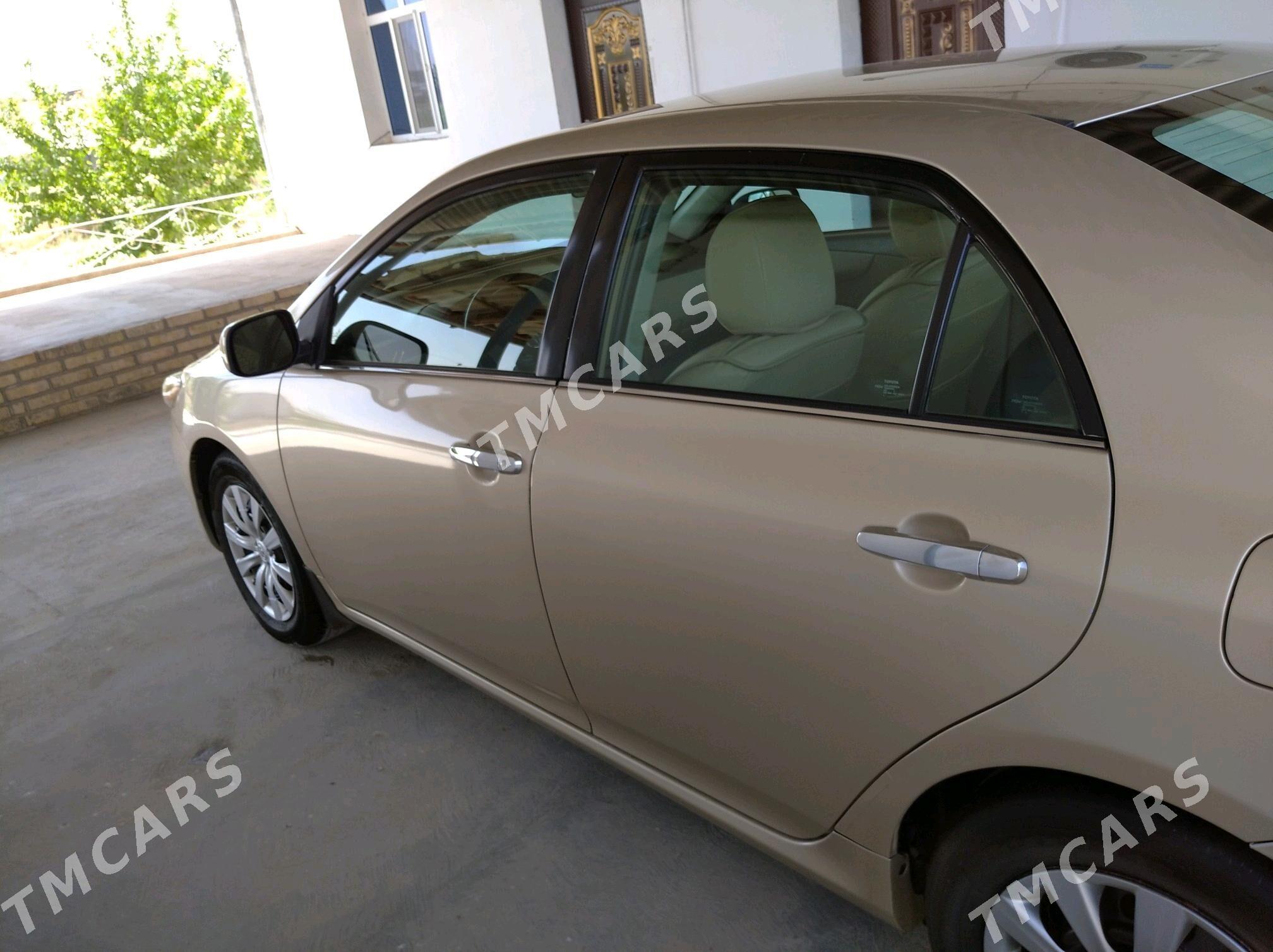 Toyota Corolla 2013 - 150 000 TMT - Тагтабазар - img 6