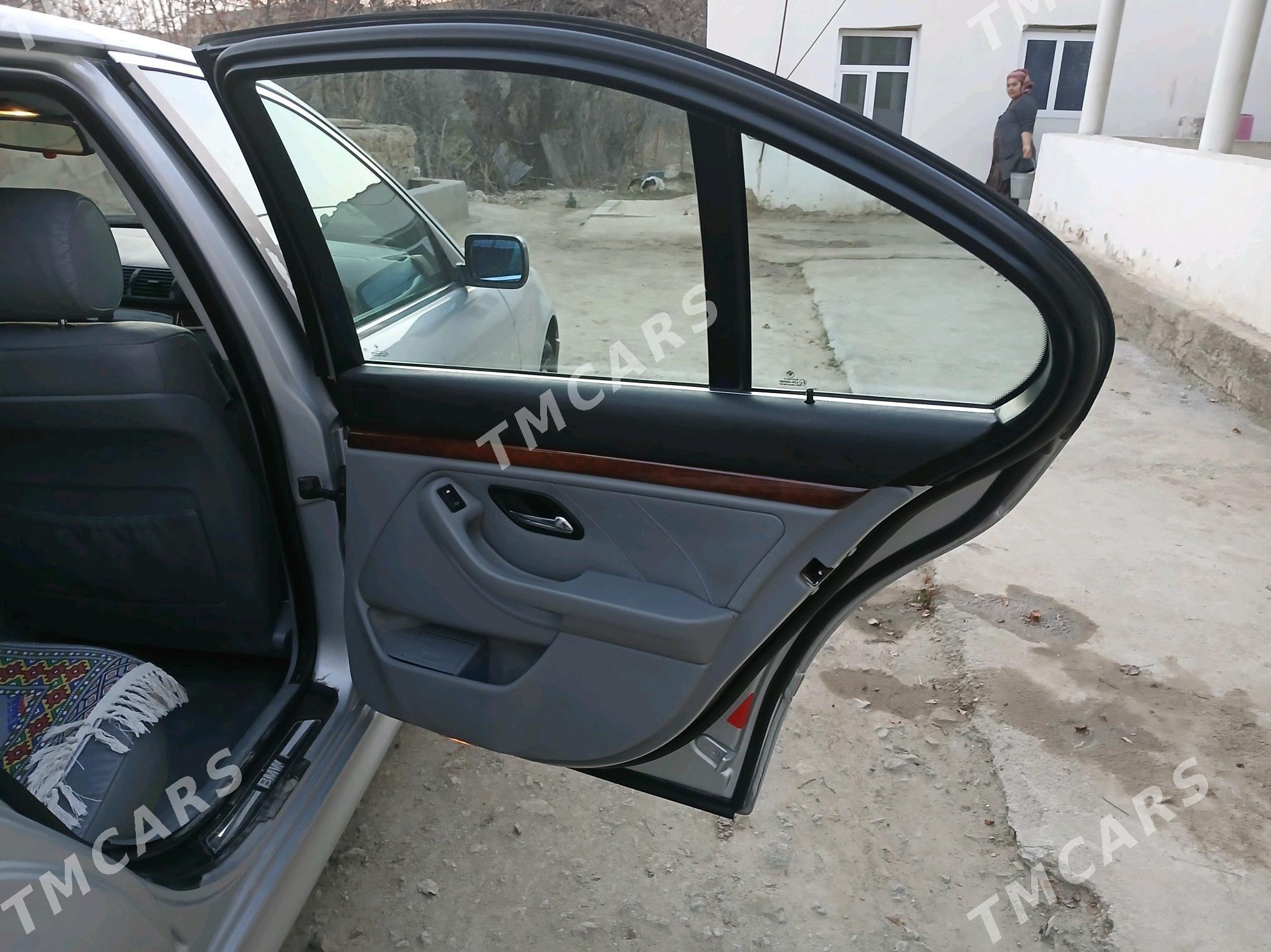 BMW 528 2003 - 120 000 TMT - Махтумкули - img 5