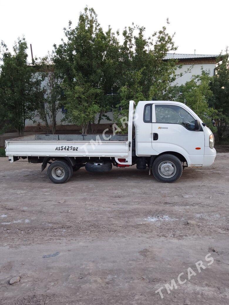Kia Bongo 2008 - 160 000 TMT - Дашогуз - img 3