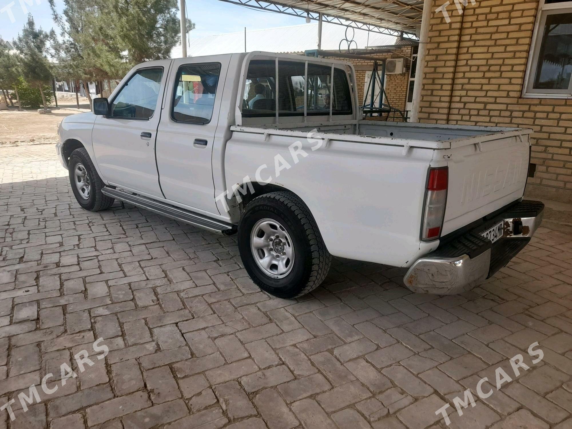 Nissan Navara 2001 - 80 000 TMT - Baýramaly - img 3