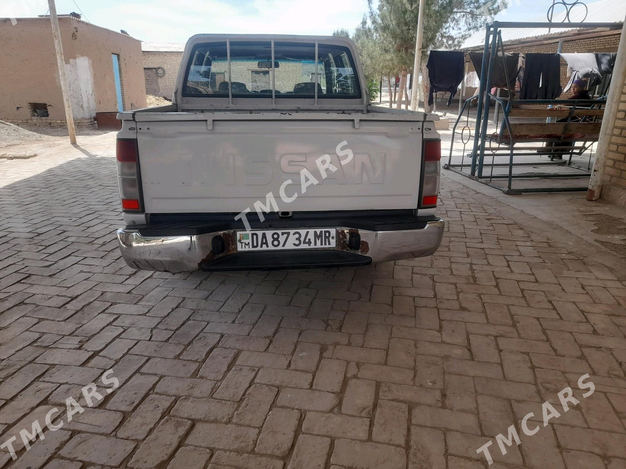 Nissan Navara 2001 - 80 000 TMT - Baýramaly - img 5
