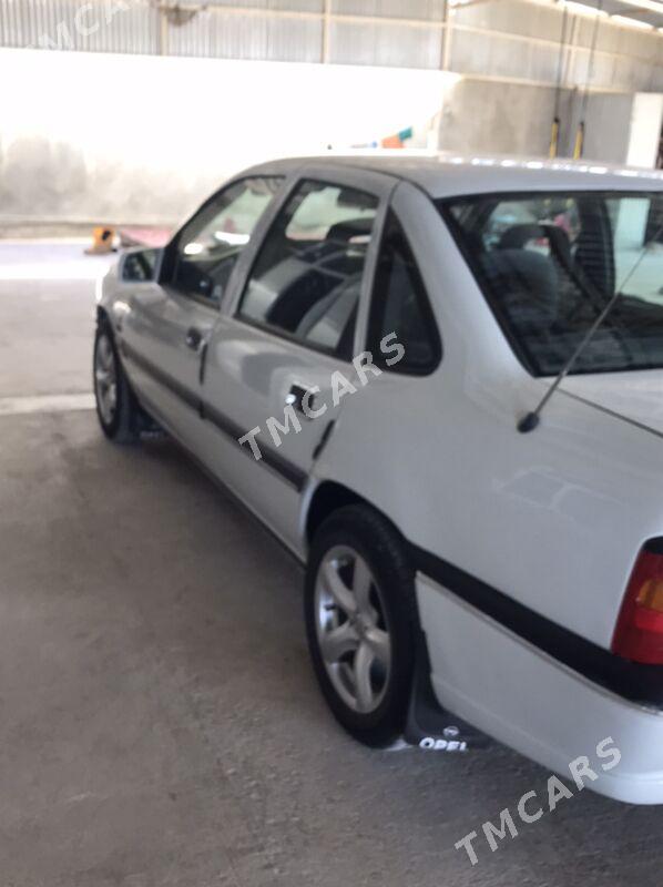 Opel Vectra 1993 - 45 000 TMT - Bäherden - img 3