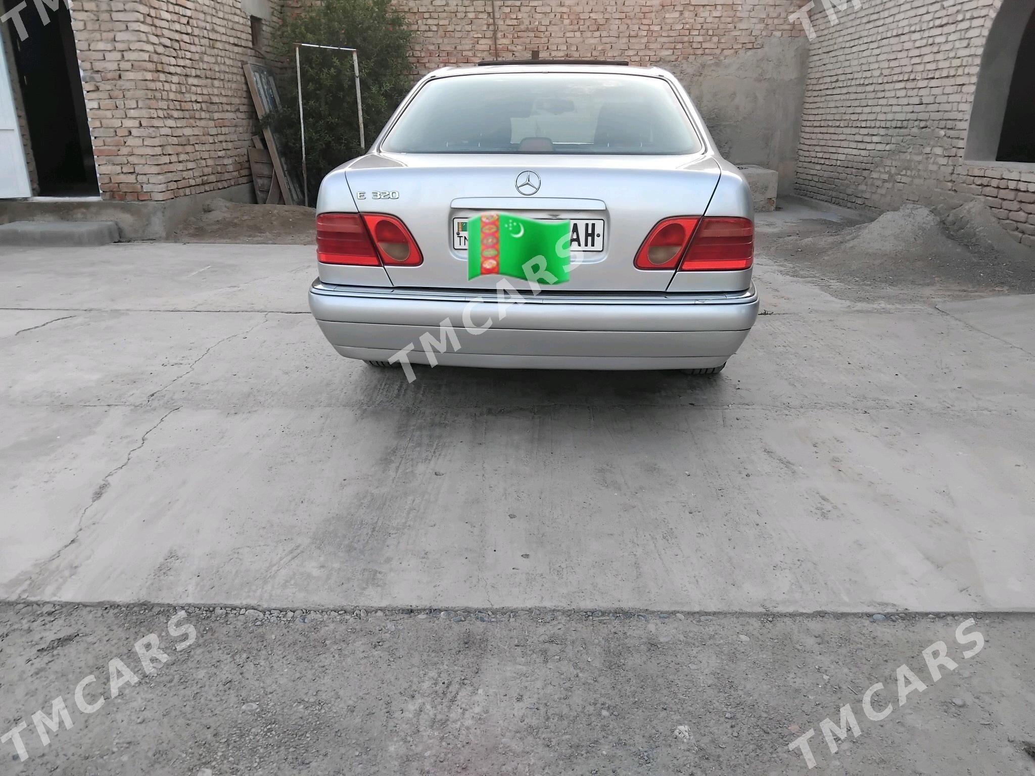 Mercedes-Benz E320 1997 - 70 000 TMT - Kaka - img 2