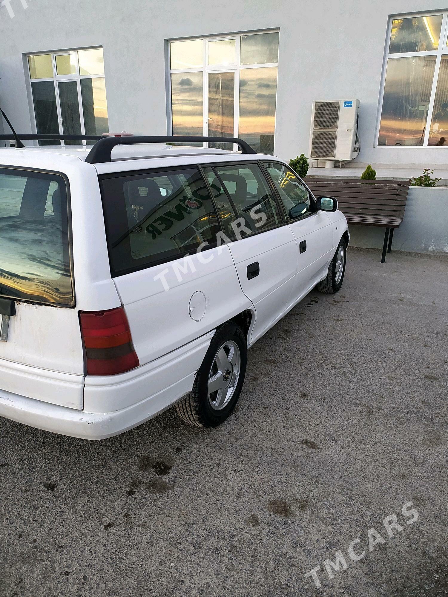 Opel Astra 1996 - 40 000 TMT - Бахарден - img 3