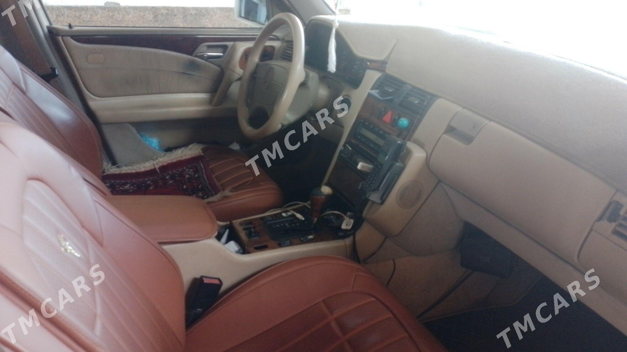 Mercedes-Benz E320 1998 - 90 000 TMT - Türkmenabat - img 2