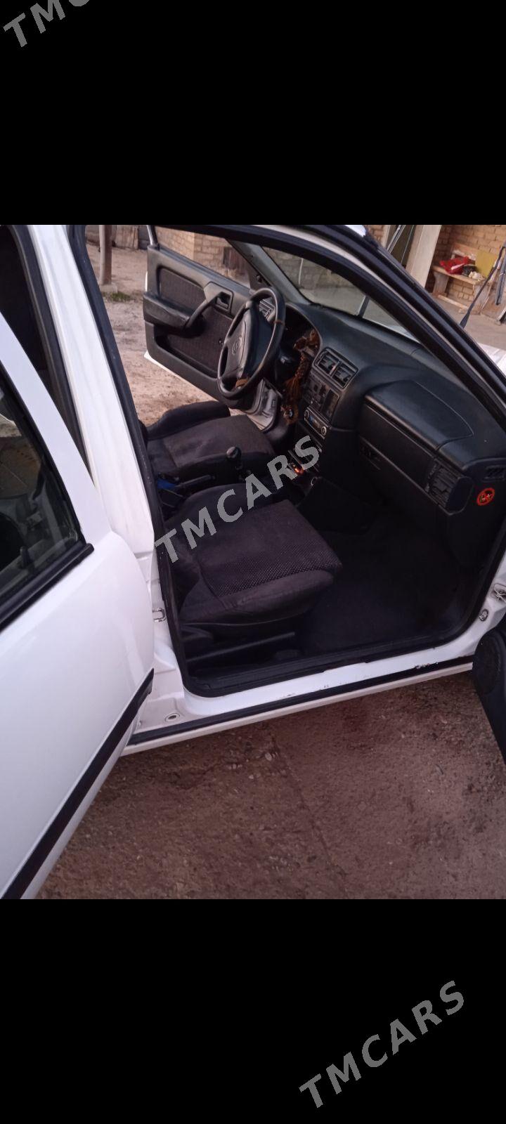 Opel Vectra 1994 - 28 000 TMT - Kaka - img 2