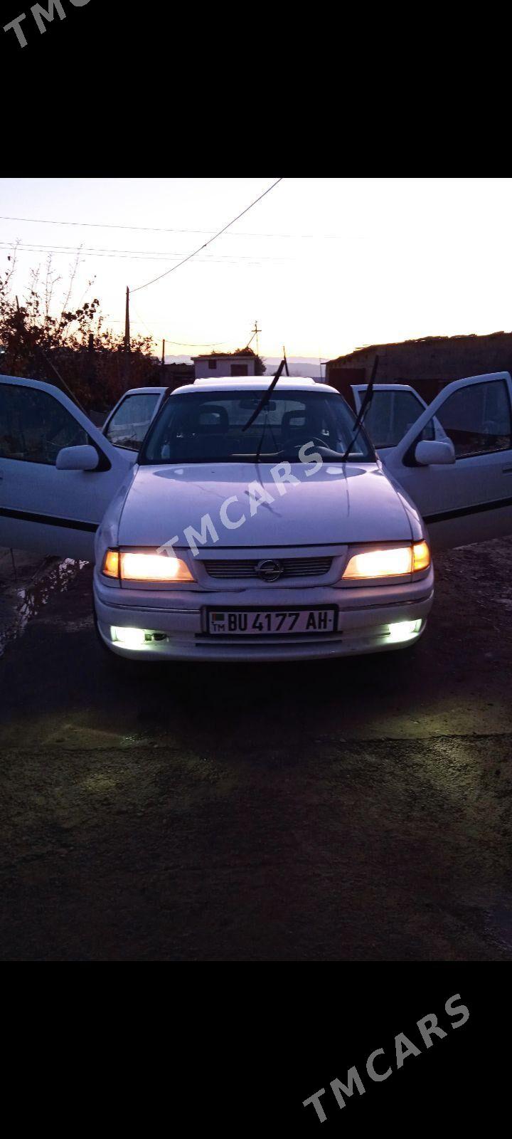 Opel Vectra 1994 - 28 000 TMT - Kaka - img 3