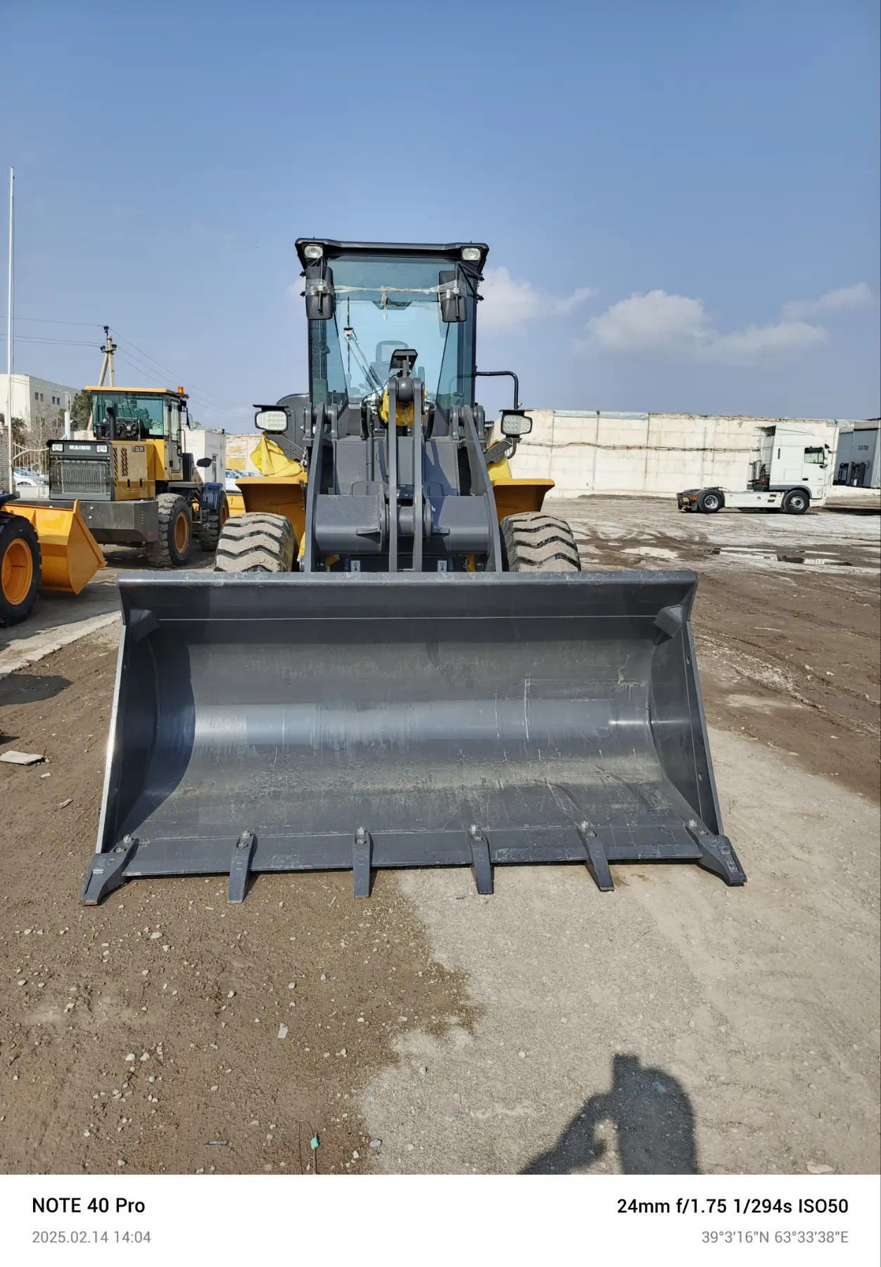 XCMG LW300F 2025 - 620 000 TMT - Туркменабат - img 3
