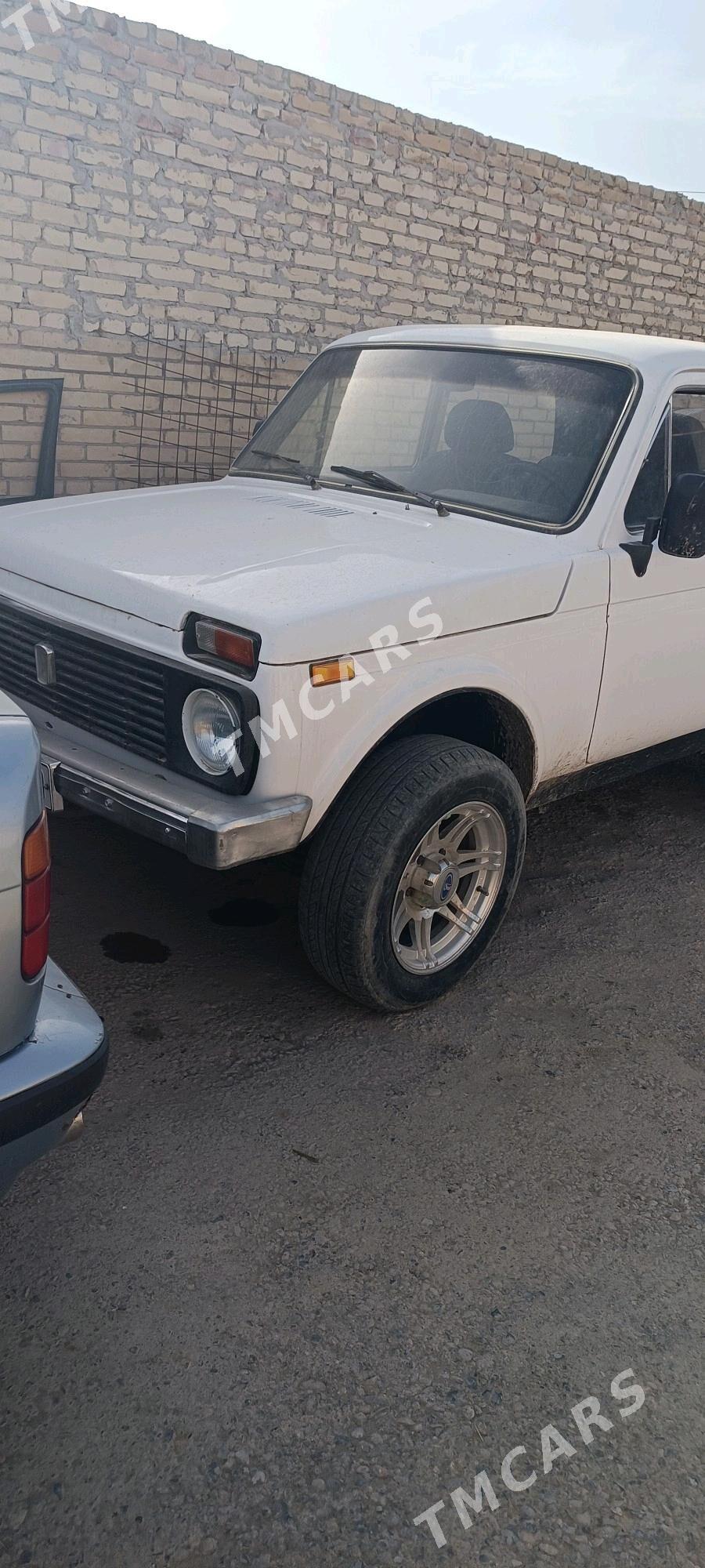Lada Niva 1985 - 27 000 TMT - Фарап - img 3