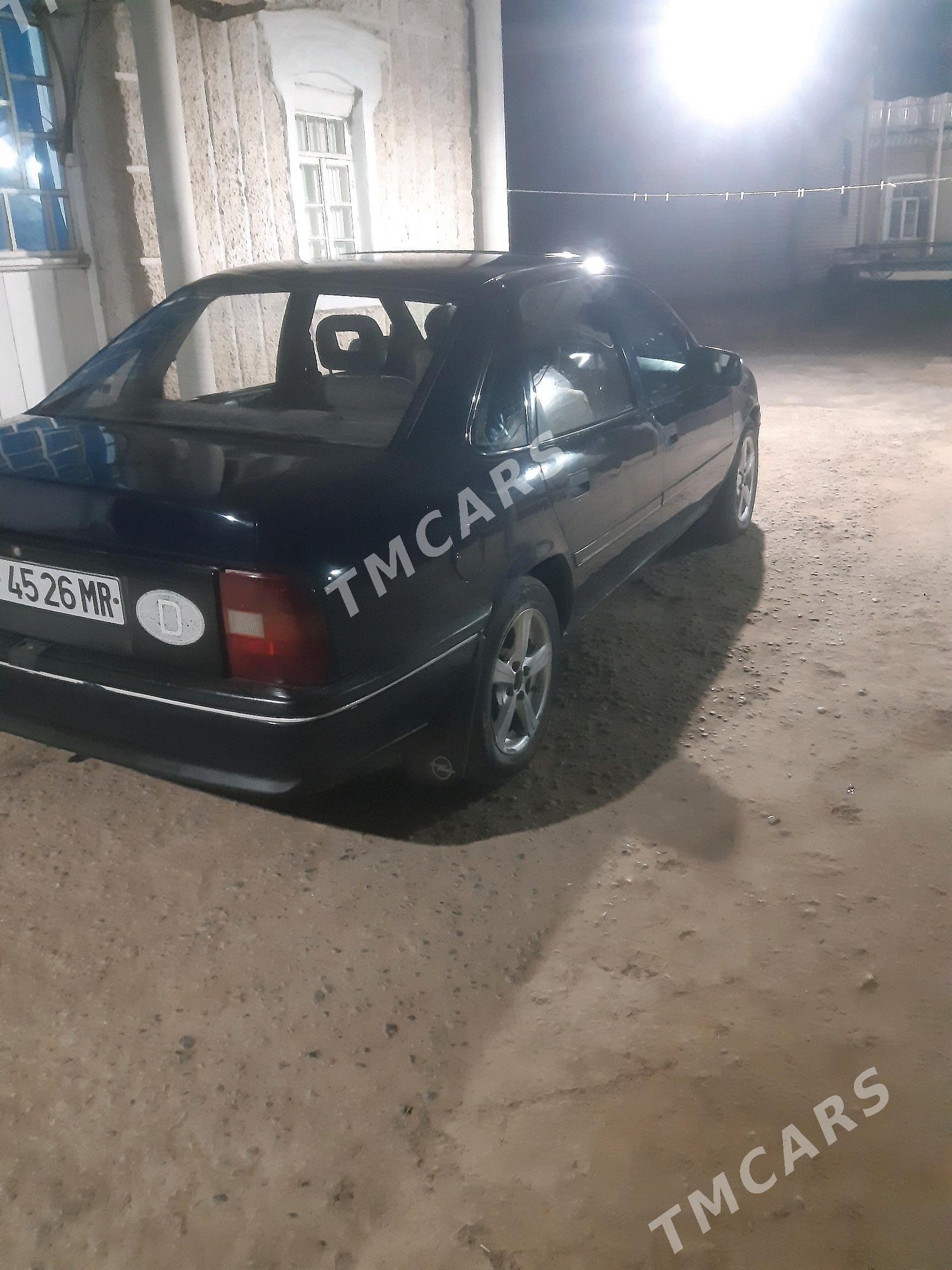 Opel Vectra 1991 - 32 000 TMT - Wekilbazar - img 3