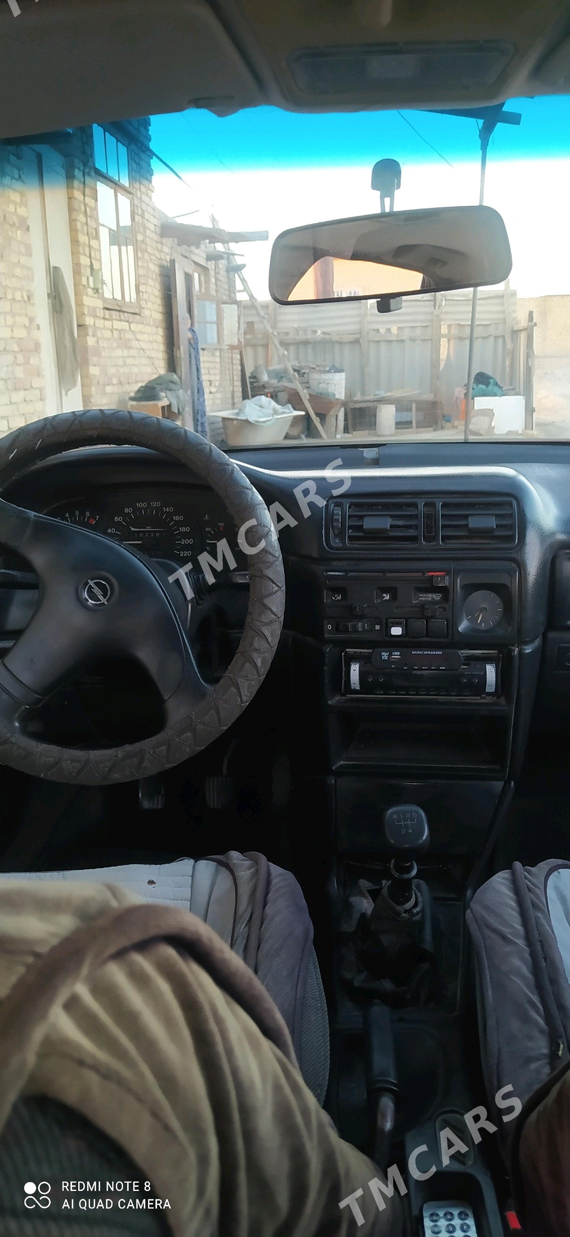 Opel Vectra 1989 - 25 000 TMT - Saýat - img 2