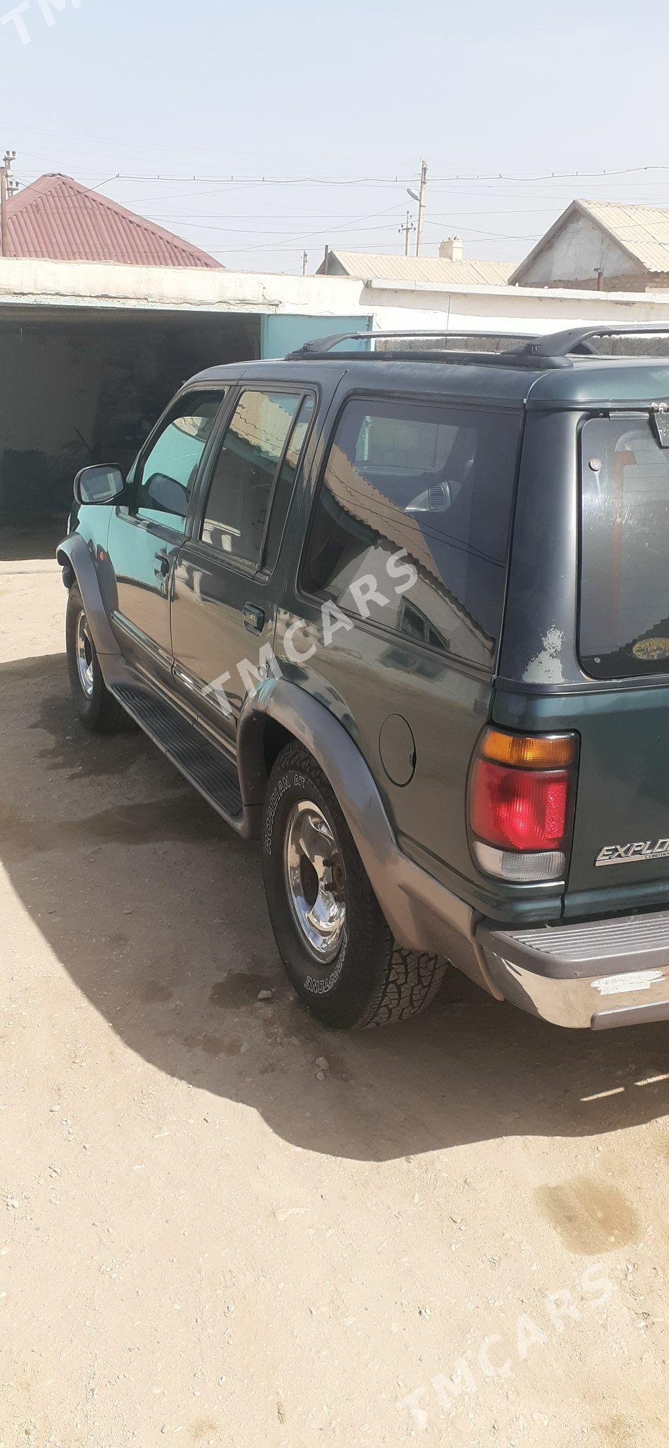 Ford Explorer 1997 - 50 000 TMT - Гумдаг - img 1
