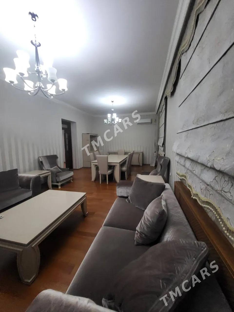 Ak Altyn 4 sotki 4 kom. 150m² - Ашхабад - img 3