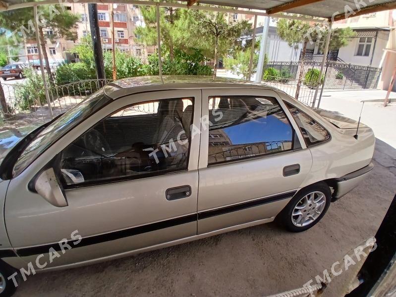 Opel Vectra 1991 - 30 000 TMT - Mary - img 4
