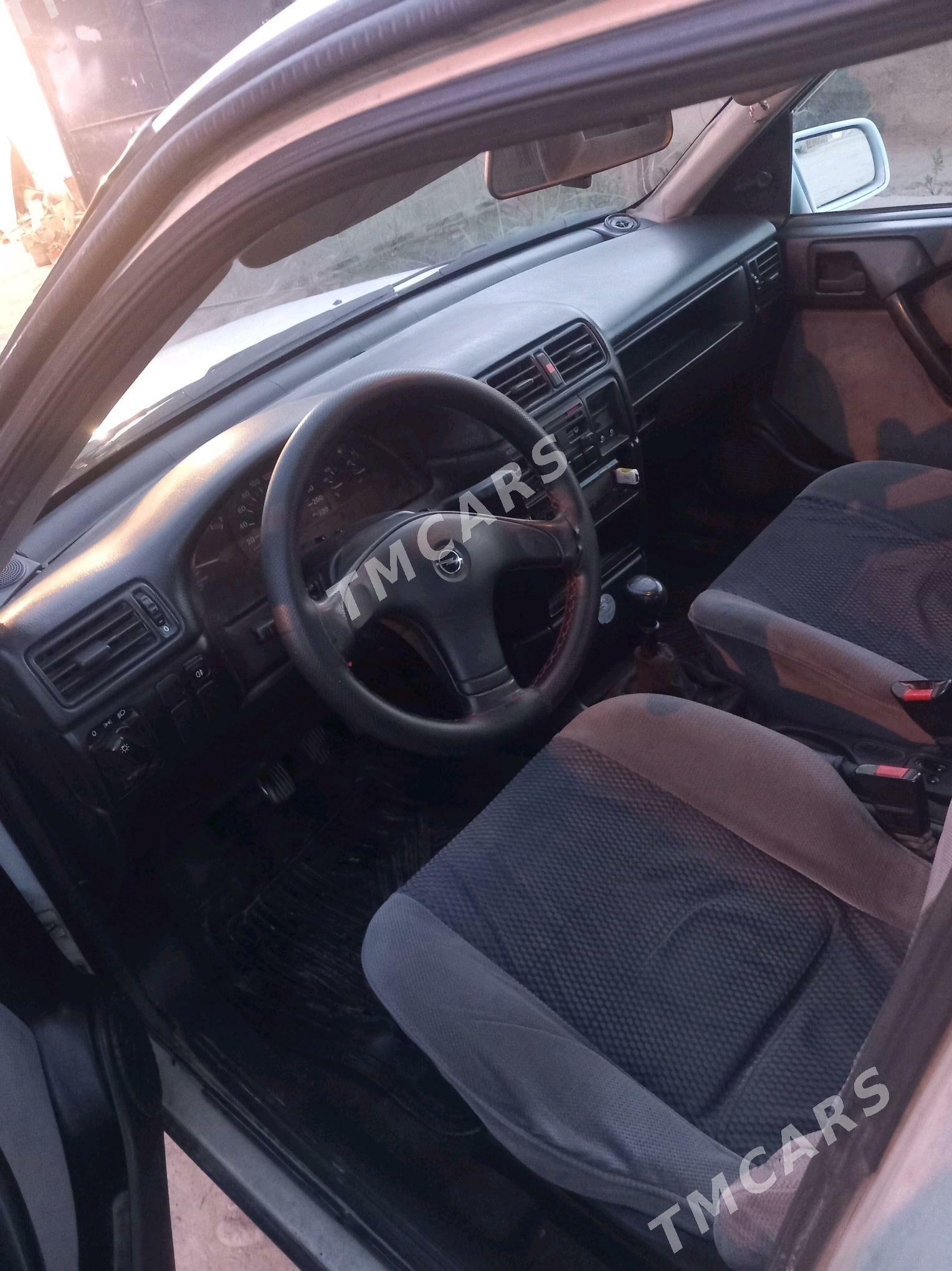 Opel Vectra 1995 - 43 000 TMT - Bäherden - img 7