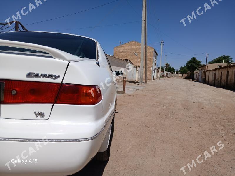 Toyota Camry 1998 - 117 000 TMT - Baýramaly - img 10