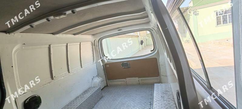 Nissan Urvan 2006 - 110 000 TMT - Балканабат - img 7