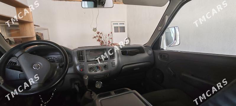 Nissan Urvan 2006 - 110 000 TMT - Балканабат - img 5
