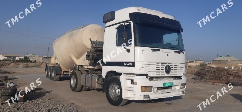 Mercedes-Benz ACTROS 3331 2002 - 640 000 TMT - Койтендаг - img 3
