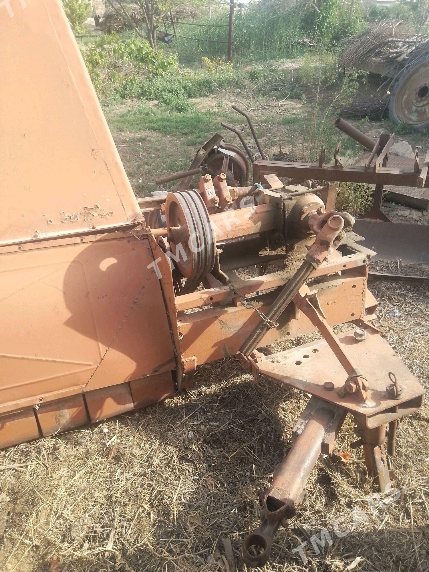MTZ T-28 1981 - 50 000 TMT - Мары - img 3