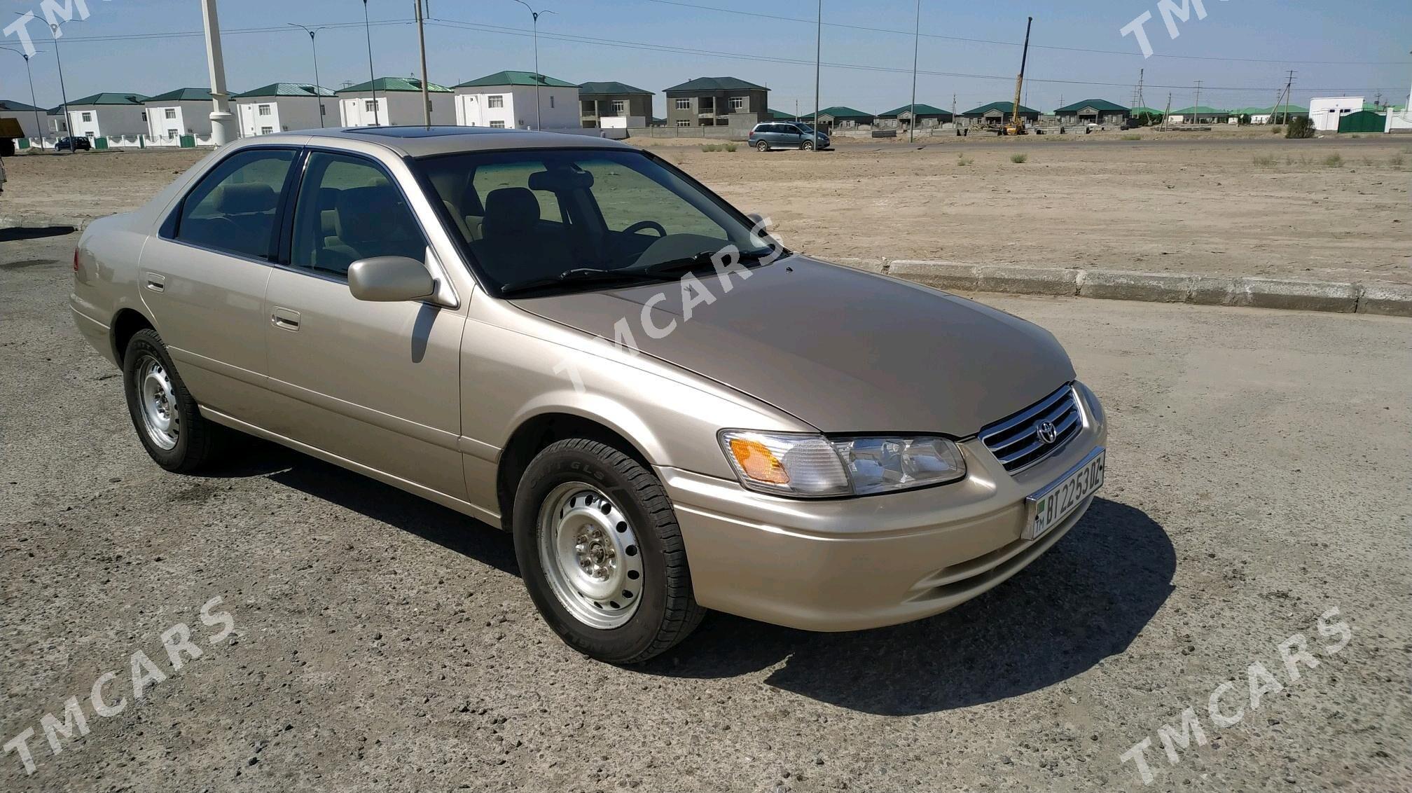 Toyota Camry 2001 - 150 000 TMT - Дашогуз - img 2