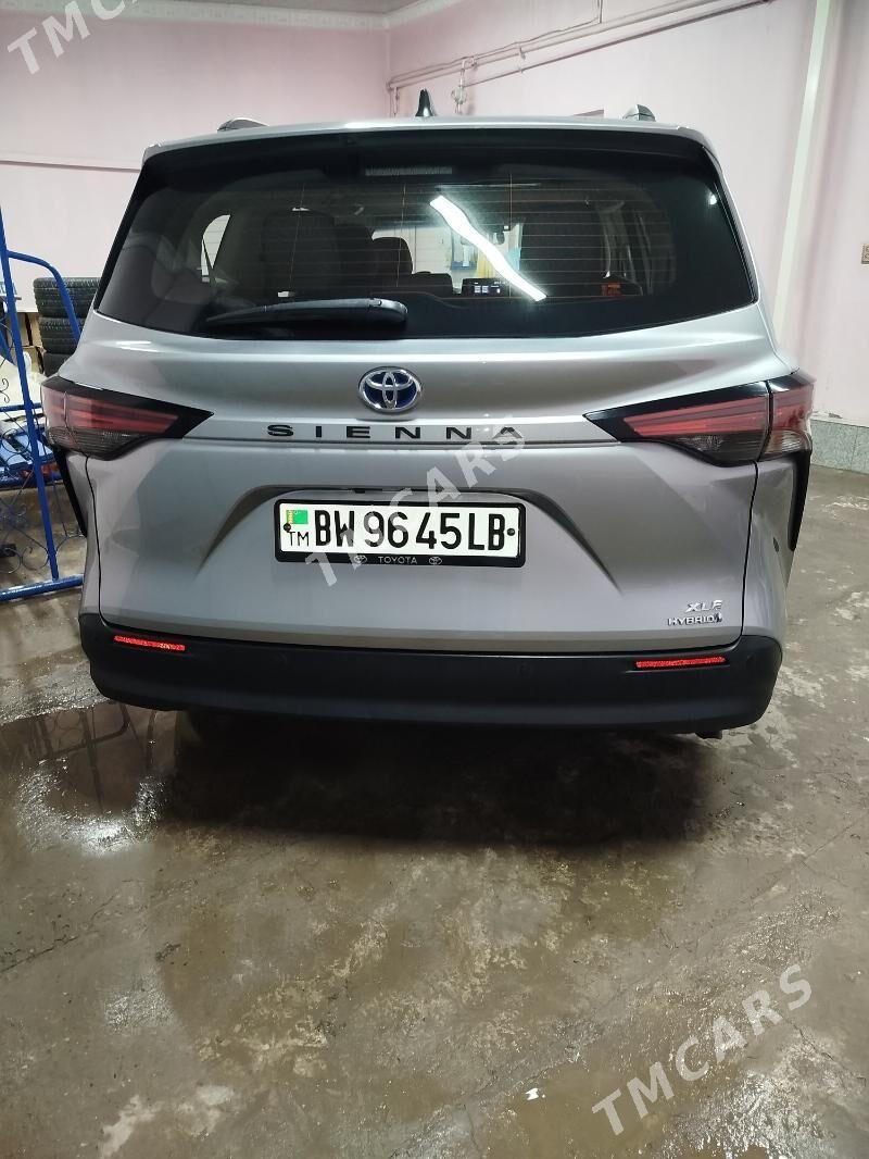 Toyota Sienna 2022 - 550 000 TMT - Туркменабат - img 3