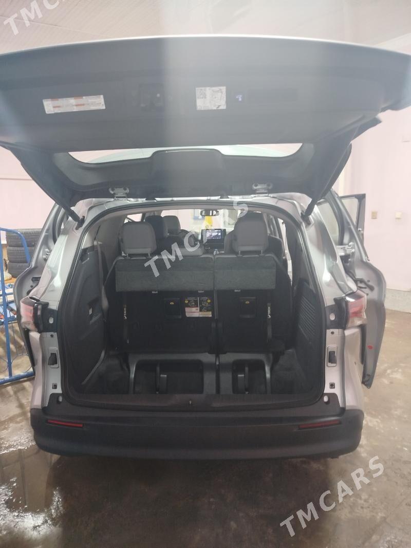 Toyota Sienna 2022 - 550 000 TMT - Туркменабат - img 4